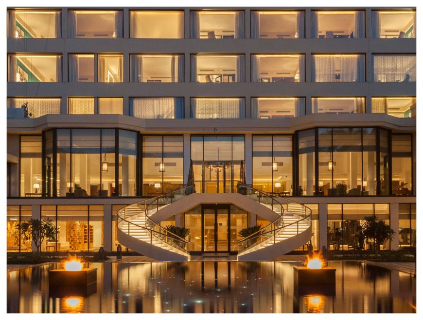 The Oberoi Rajgarh Palace, Khajuraho: Where 350 Years of Royal Heritage Meets Modern Luxury