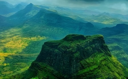 Top 5 Lesser-Known Forts of Maharashtra Offering Offbeat Travel Experiences