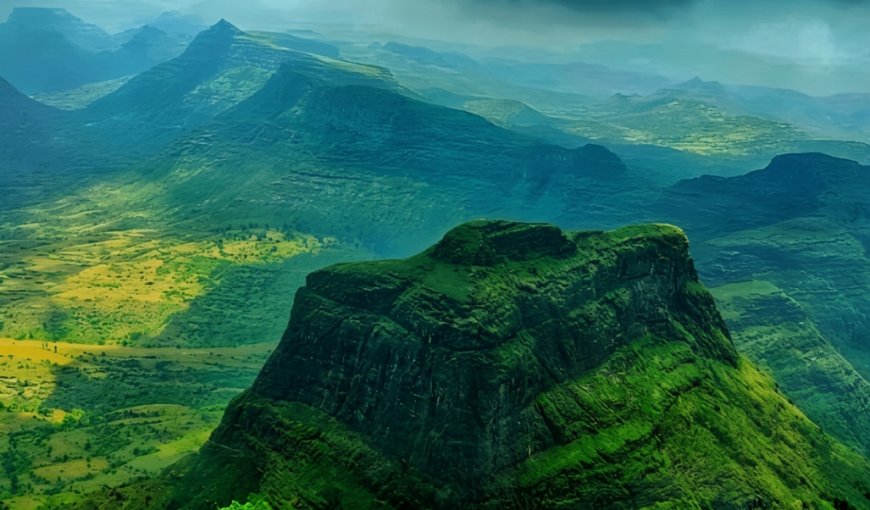 Top 5 Lesser-Known Forts of Maharashtra Offering Offbeat Travel Experiences